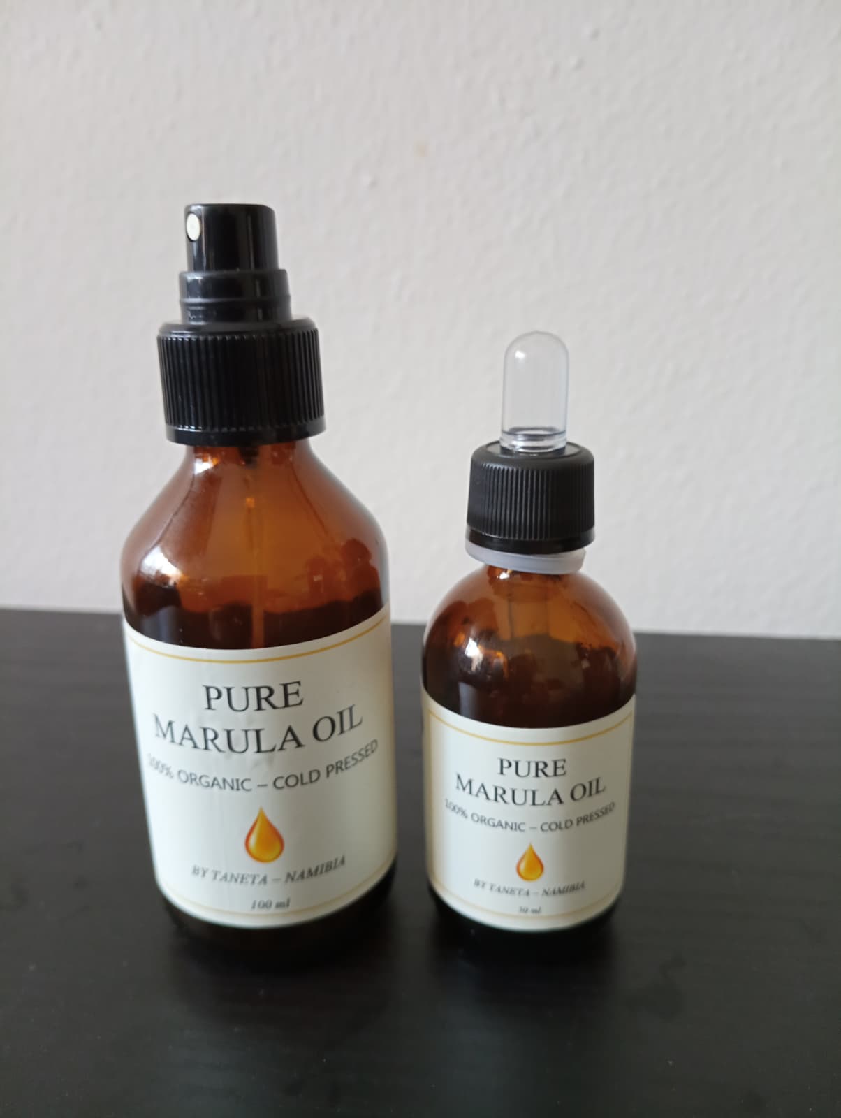 Dropper with pure Marula oil